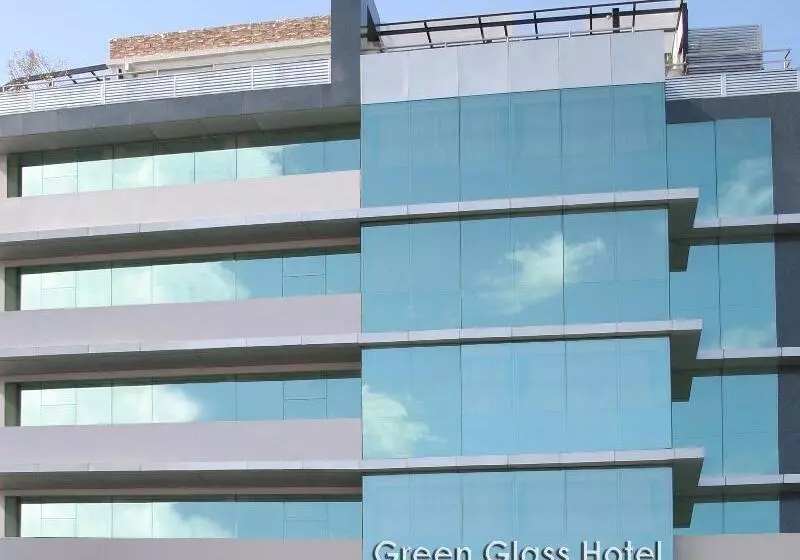 Hotelli Green Glass