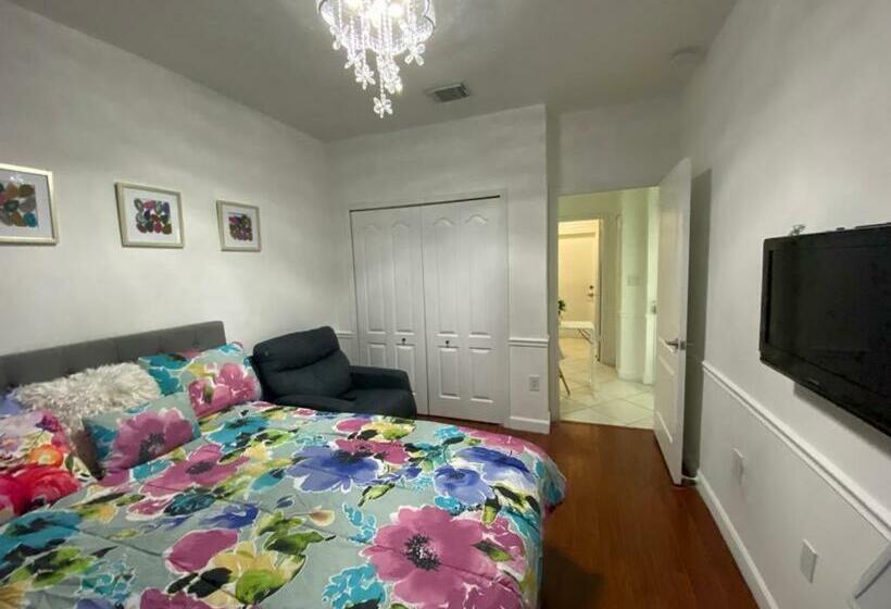بنسيون Guest Suite Private Entry In Miami Near Zoo Very Good For Couples, Business Travelers, Tourists