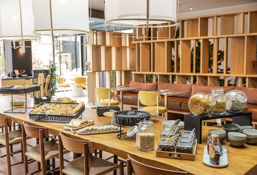 ホテル Hôtel Parc Du Landreau