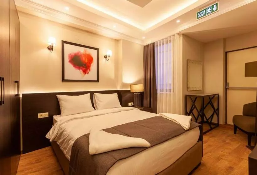 هتل Lilium Luxury Suites