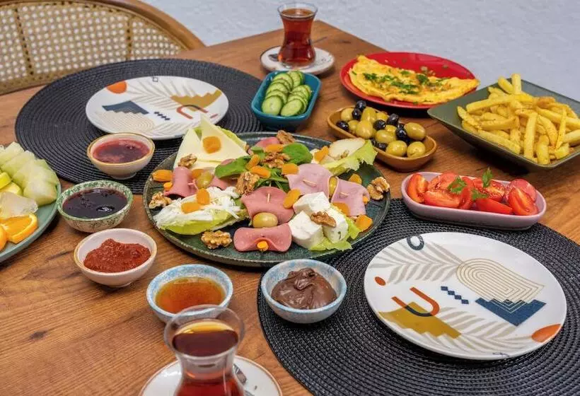 هتل Lupia Suites