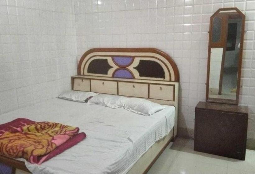 בית מלון כפרי Spot On 809788 Rounak