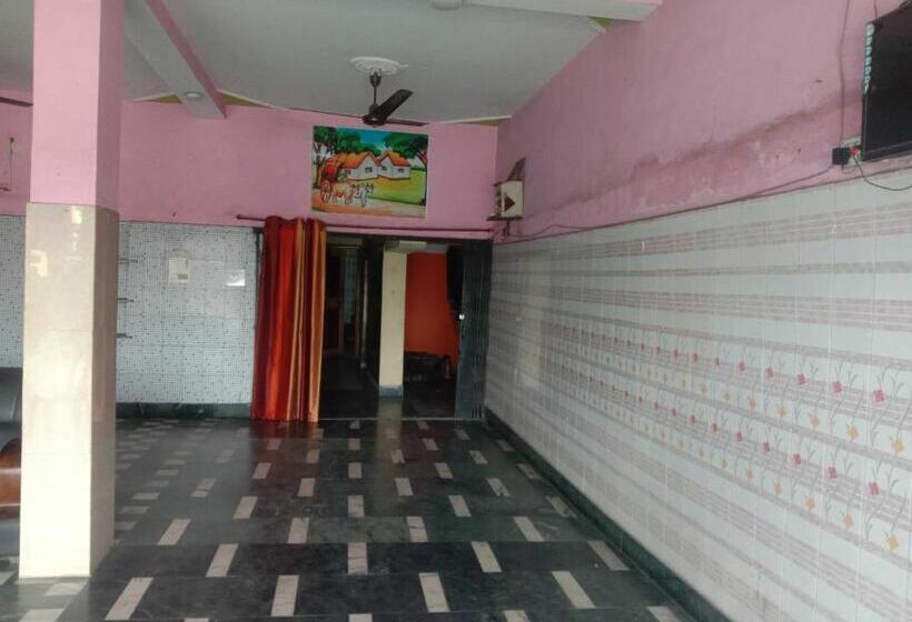 בית מלון כפרי Spot On 809788 Rounak