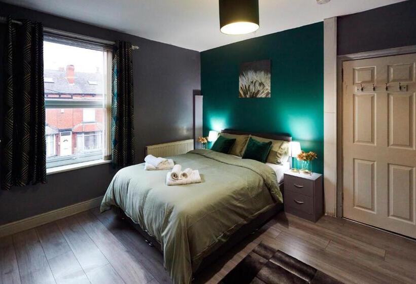 פנסיון Home Away From Home Entire 2 Bedroom House