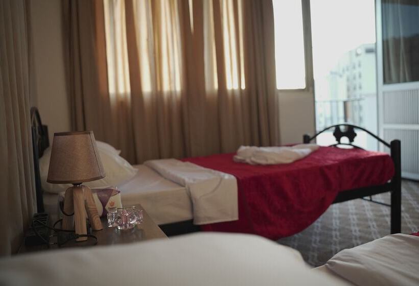 پانسیون Petra Triclinium Home