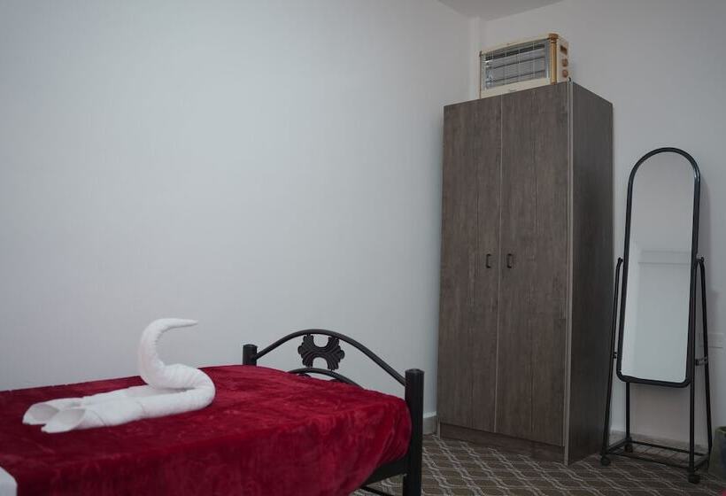 پانسیون Petra Triclinium Home