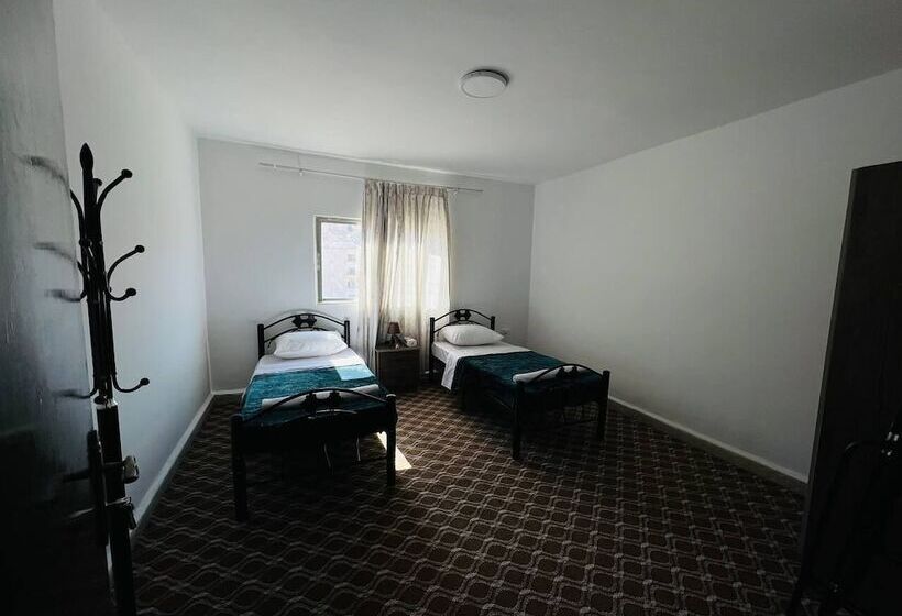 پانسیون Petra Triclinium Home