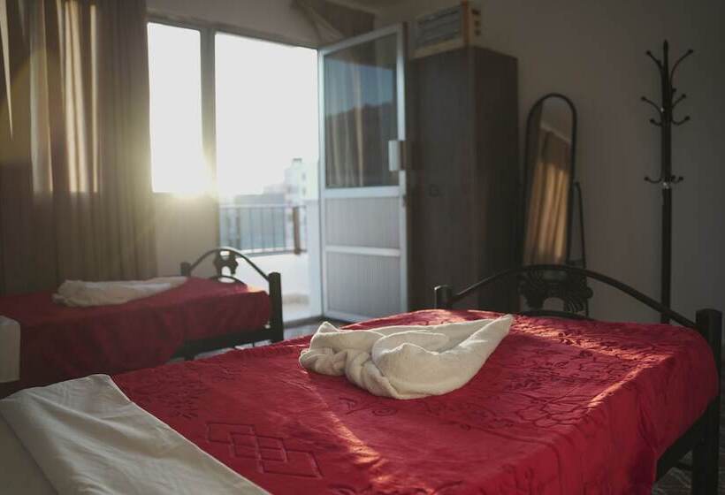 پانسیون Petra Triclinium Home