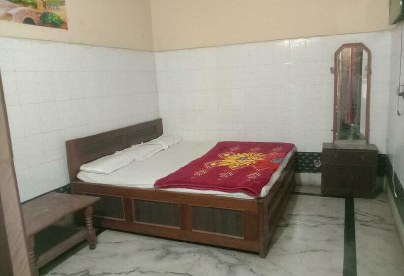 בית מלון כפרי Spot On 809788 Rounak