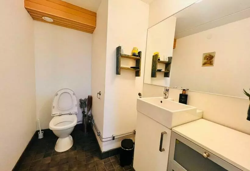 ユースホステル Welcoming Shared Room With Free Parking And Sauna