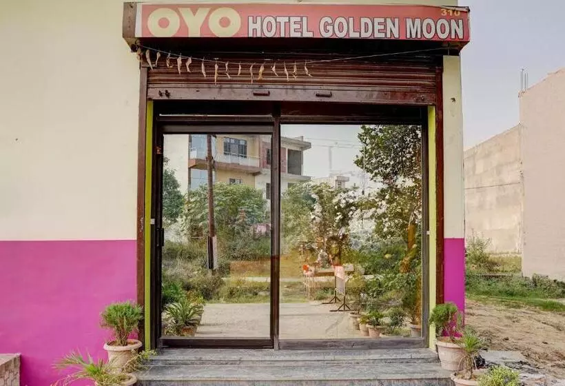 Collection O Hotel Golden Moon