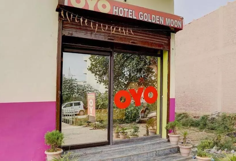 Collection O Hotel Golden Moon