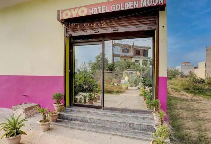 Collection O Hotel Golden Moon