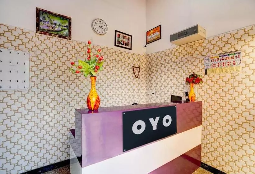 Collection O Hotel Golden Moon