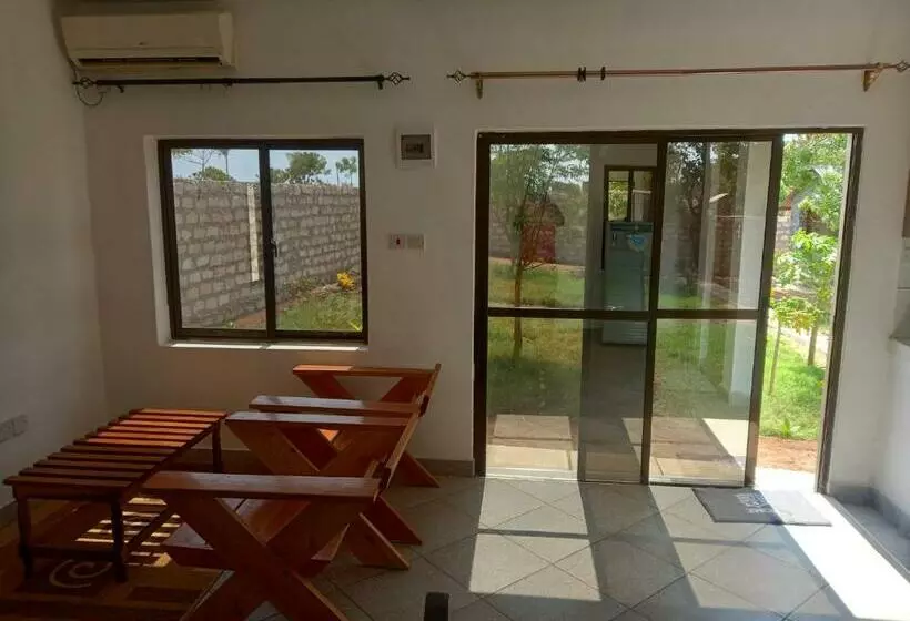 هتل کپسول Breezhub Residence