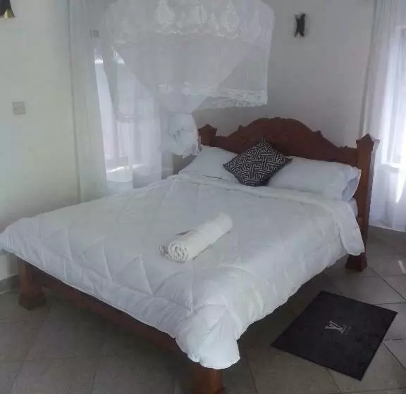 هتل کپسول Breezhub Residence