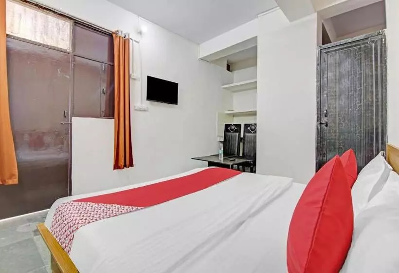 Flagship Hotel Royal 18