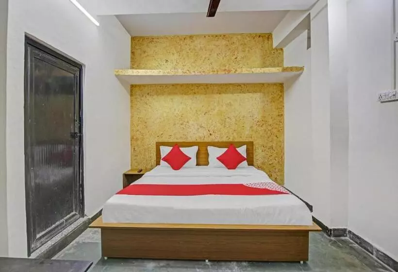 Flagship Hotel Royal 18