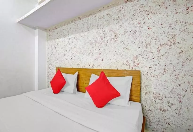 Flagship Hotel Royal 18