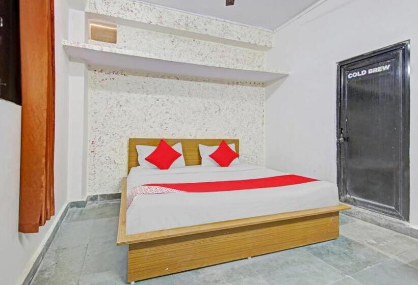 Flagship Hotel Royal 18