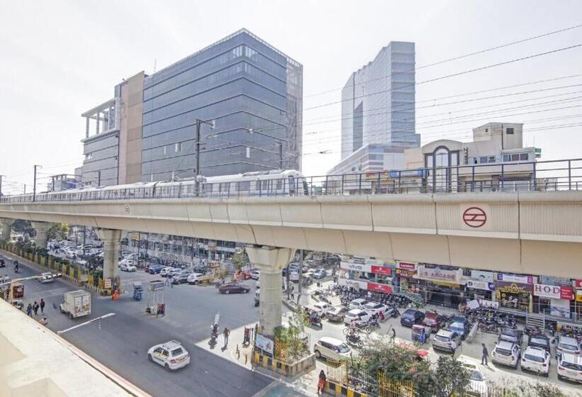 Flagship Hotel Royal 18