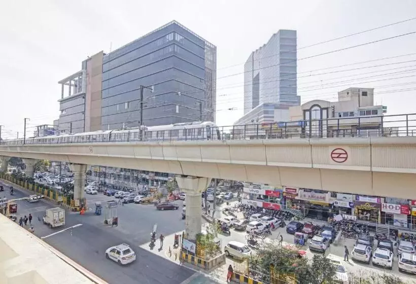 Flagship Hotel Royal 18