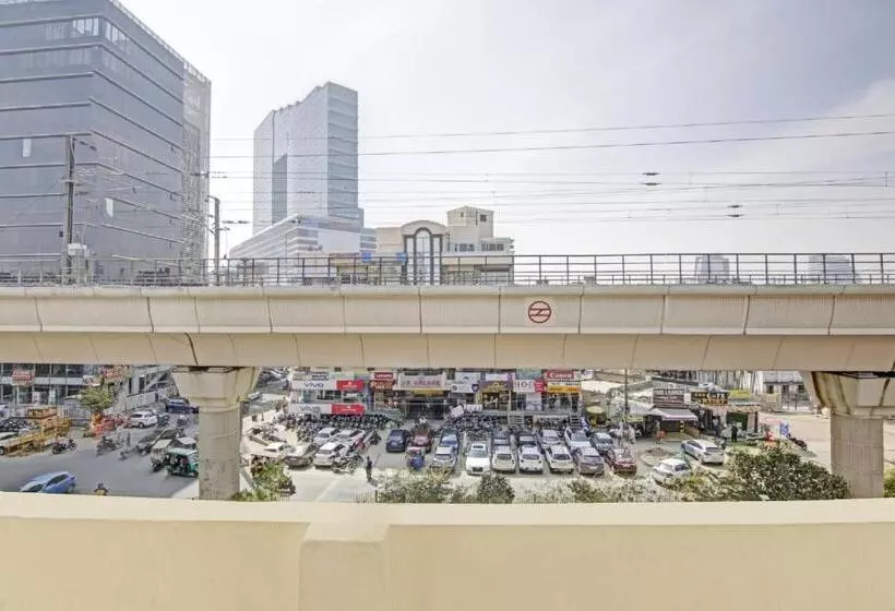 Flagship Hotel Royal 18