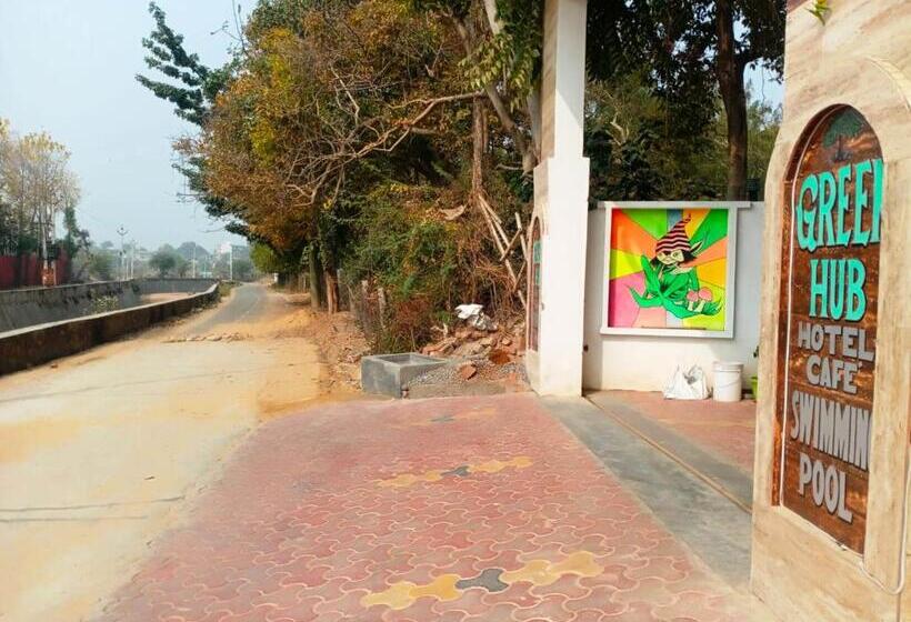 Отель Green Hub Pool Villa With Nature