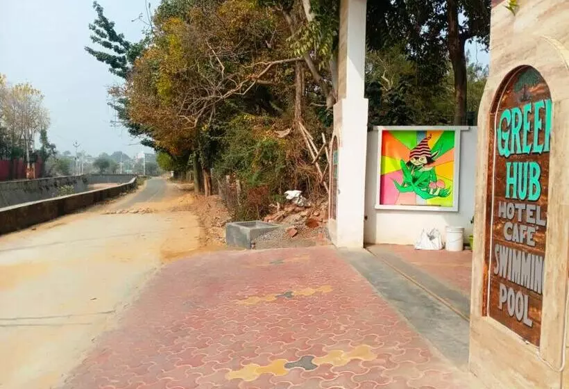 Hotelli Green Hub Pool Villa With Nature