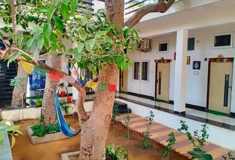 Отель Green Hub Pool Villa With Nature