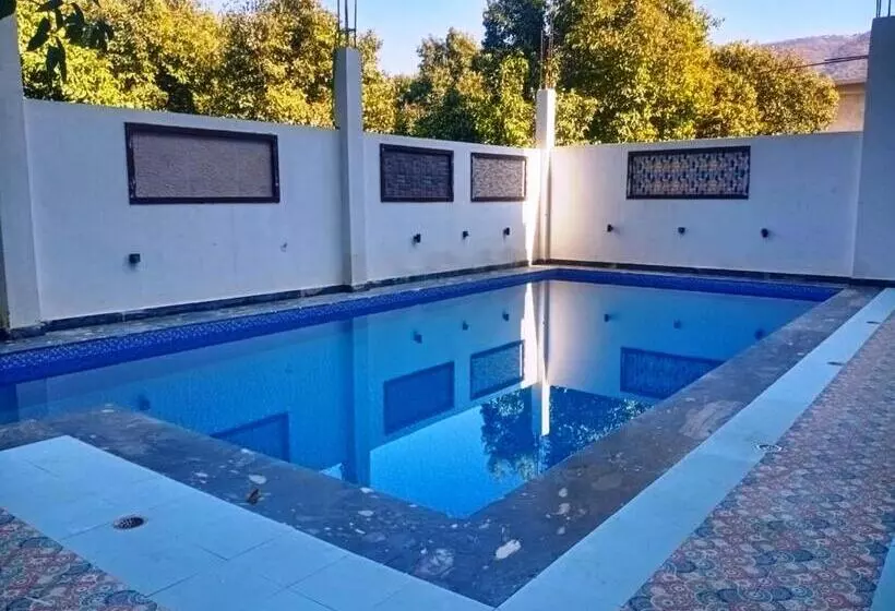 Hotelli Green Hub Pool Villa With Nature