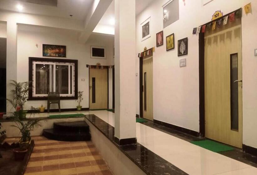 Отель Green Hub Pool Villa With Nature