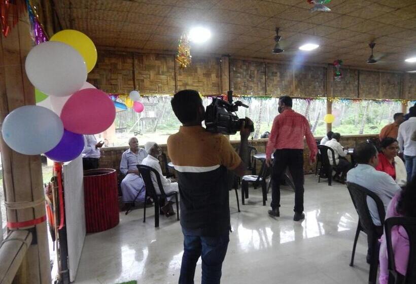 בית מלון כפרי The Andaman Sunset View Resort