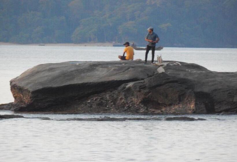 ホテル The Andaman Sunset View Resort