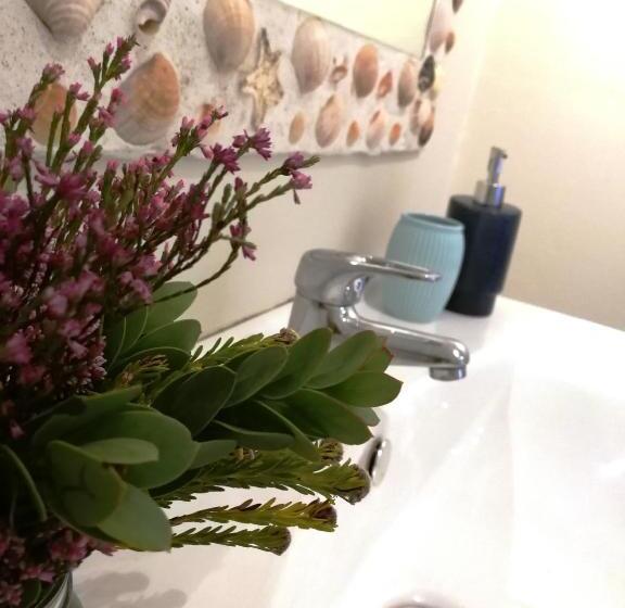 펜션 Cottage In Voëlklip Between Mountain And Sea