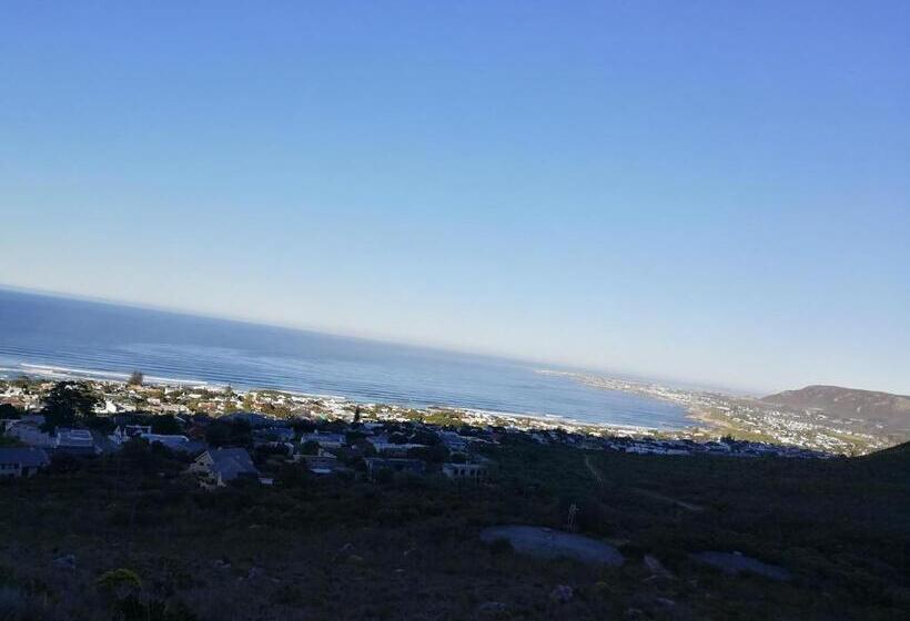 펜션 Cottage In Voëlklip Between Mountain And Sea