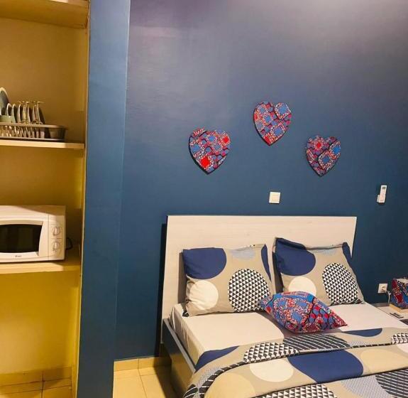 تختخواب و صبحانه Résidence Karamel Yaoundé Anguissa