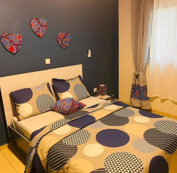 تختخواب و صبحانه Résidence Karamel Yaoundé Anguissa