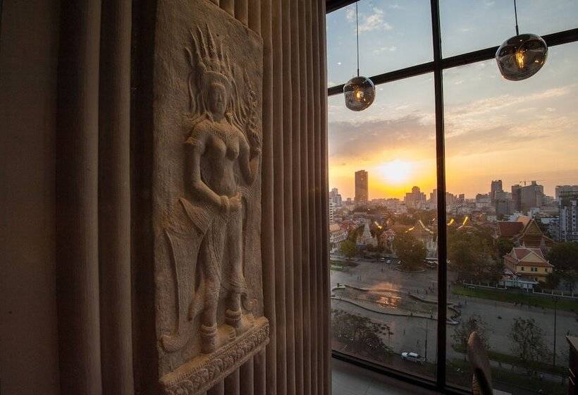 Glow Park Hotel Grand Royal Palace