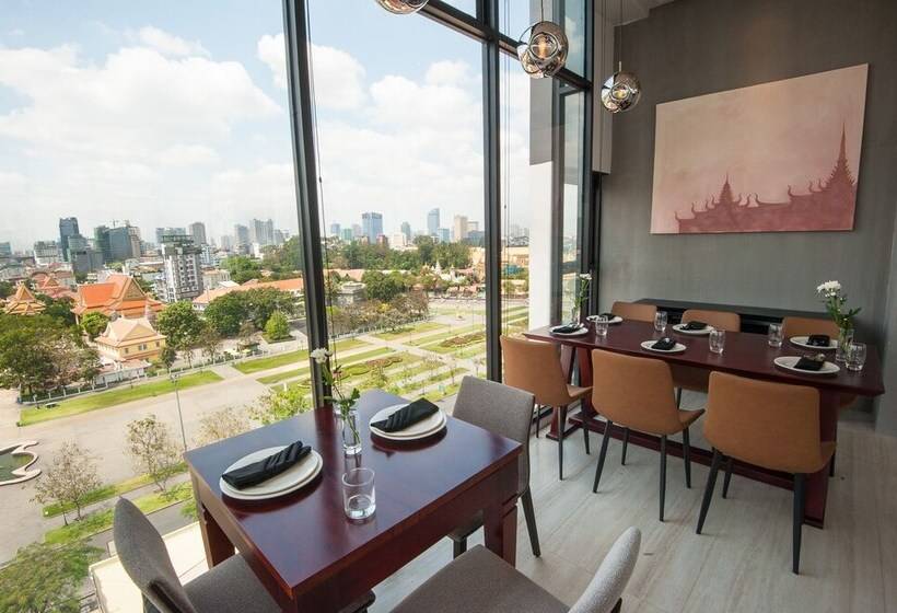 Glow Park Hotel Grand Royal Palace