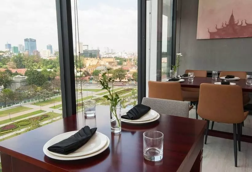 Glow Park Hotel Grand Royal Palace