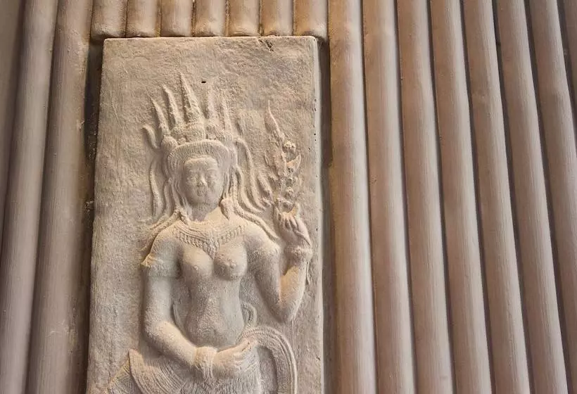 Glow Park Hotel Grand Royal Palace