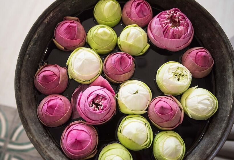 Glow Park Hotel Grand Royal Palace