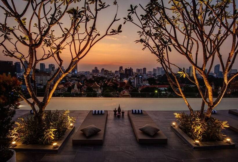 Glow Park Hotel Grand Royal Palace