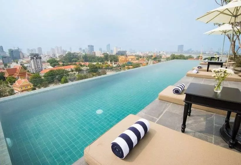 Glow Park Hotel Grand Royal Palace