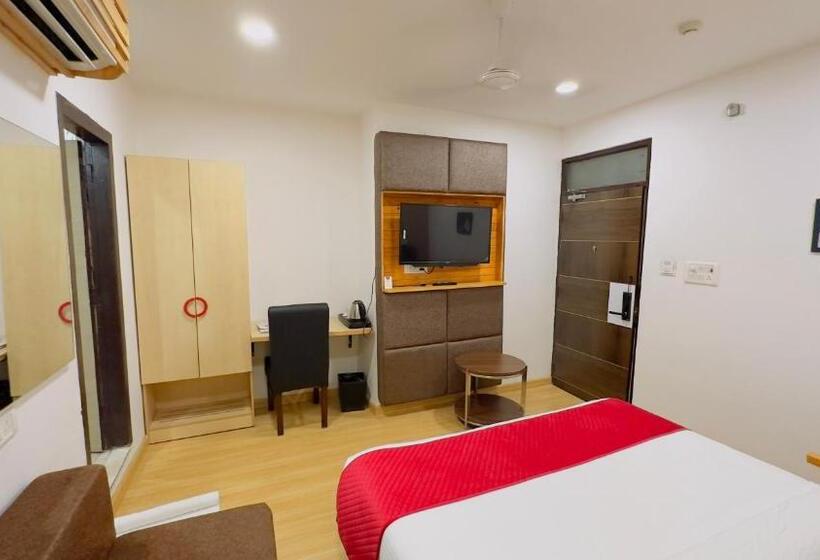 호텔 Xenious Biz Ayaan Residency