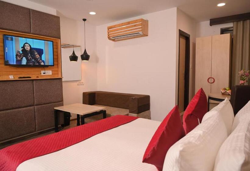 호텔 Xenious Biz Ayaan Residency