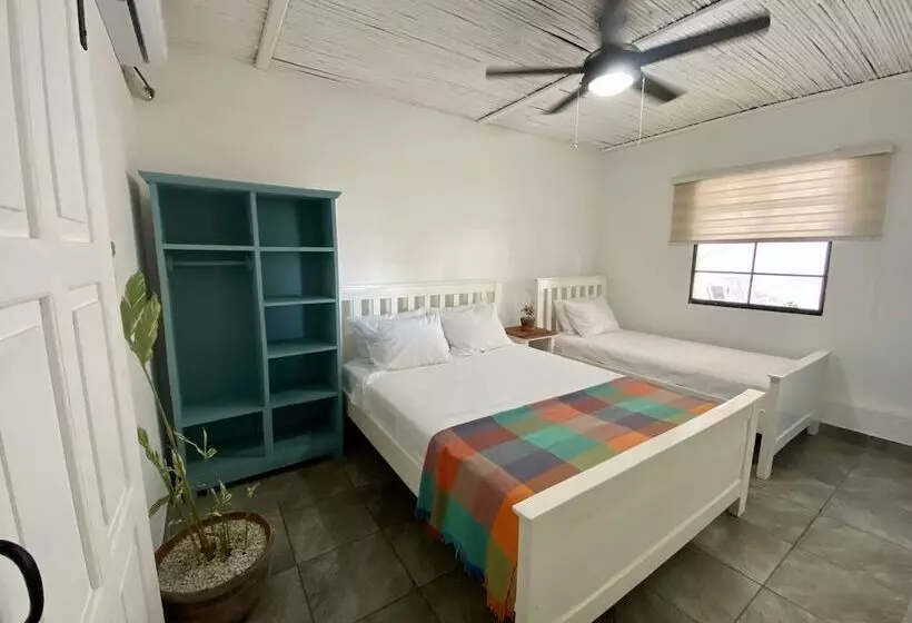 Aamiaismajoitus (B&B) Jakes On The Beach