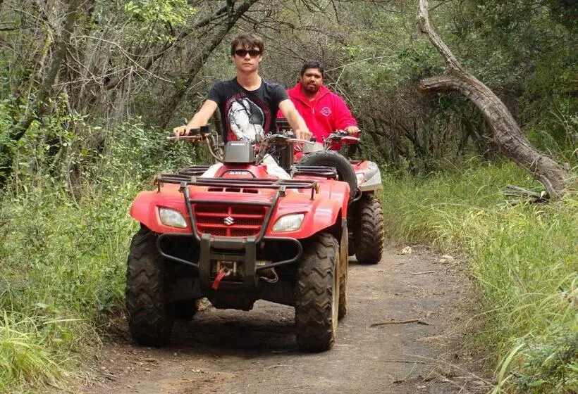 ホテル Hollybrooke Adventure Farm