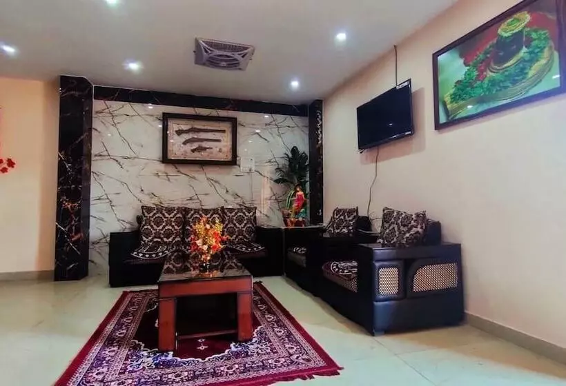 Hotelli Rudra Paradise